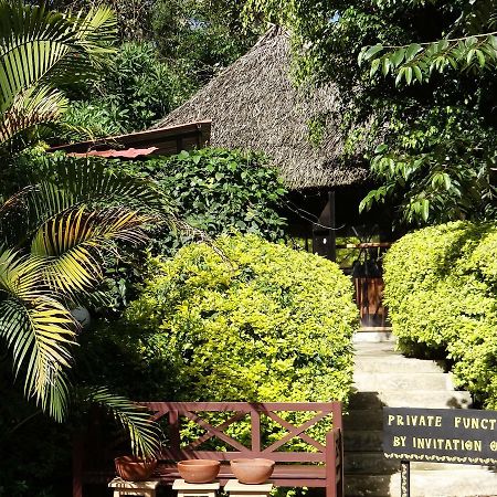 Ikweta Country Inn Maua Kaathene Екстер'єр фото