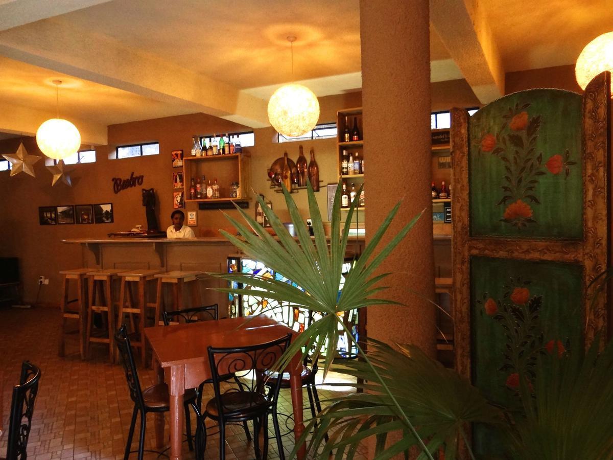 Ikweta Country Inn Maua Kaathene Екстер'єр фото