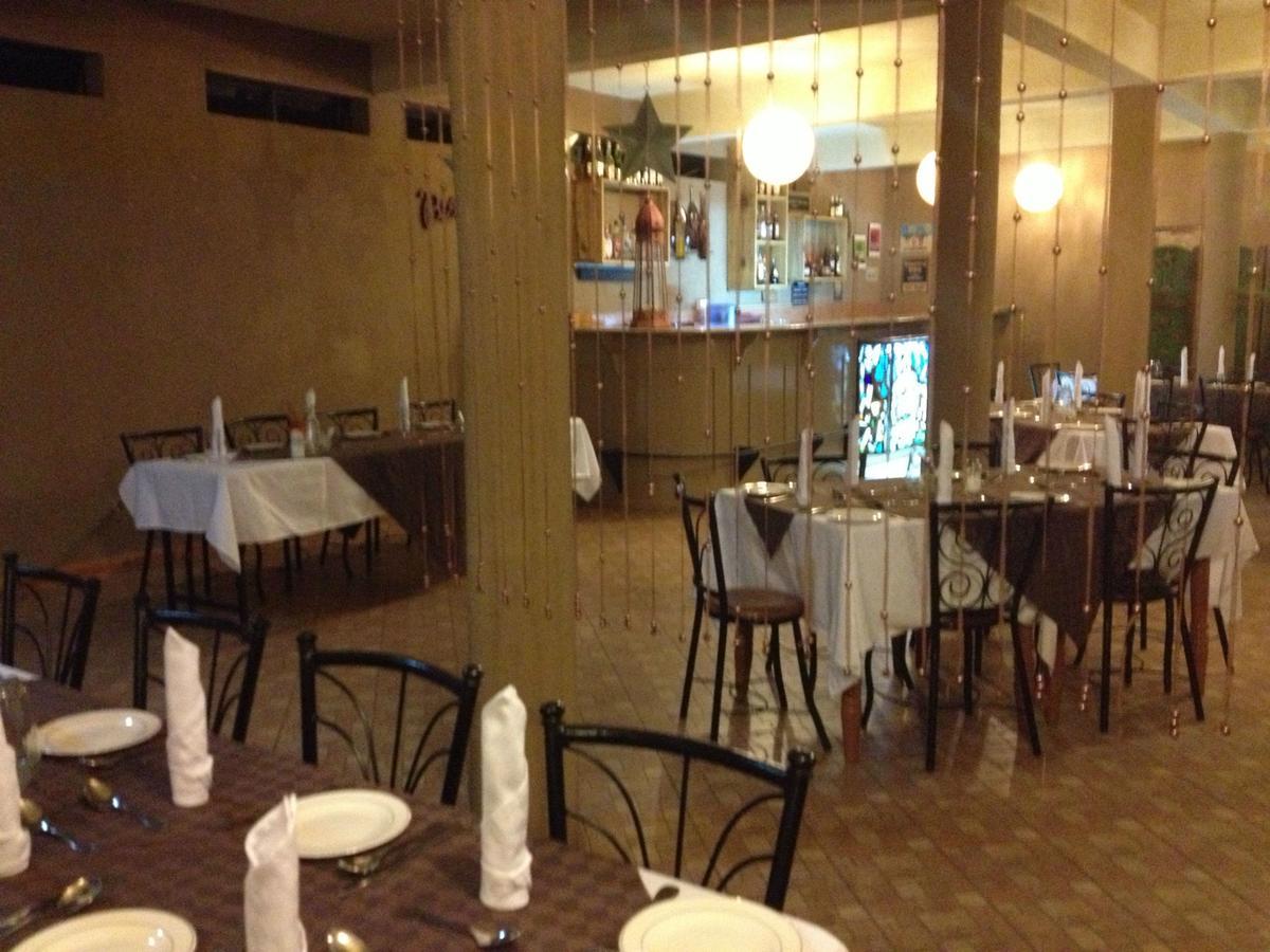 Ikweta Country Inn Maua Kaathene Екстер'єр фото