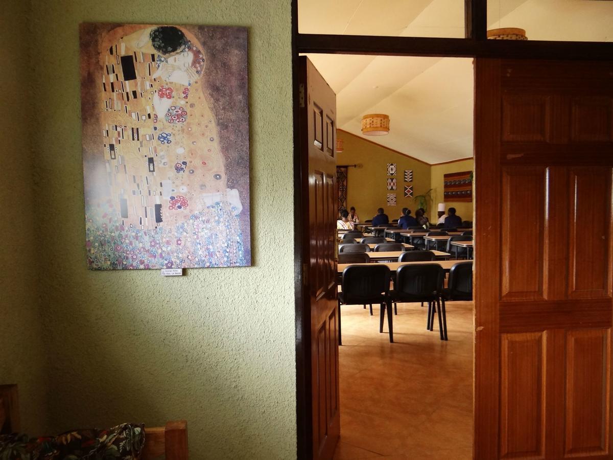 Ikweta Country Inn Maua Kaathene Екстер'єр фото